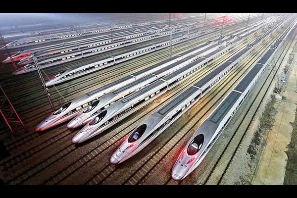 آغاز به کار جدیدترین قطار باری سریع السیر چین با سرعت ۳۵۰ کیلومتر