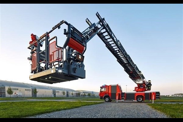 دو نردبان ۳۲ متری به تجهیزات آتش‌نشانی کرج اضافه می‌شود