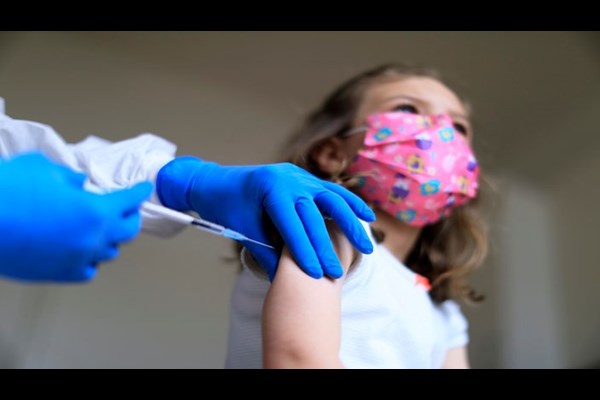 آغاز واکسیناسیون کودکان ۵ تا ۱۱ سال با رضایت والدین