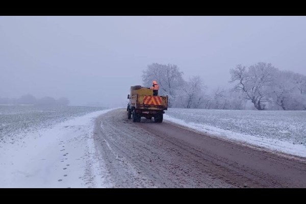 اجرای ۹۰ هزار کیلومتر عملیات برف‌روبی و اسکان اضطراری ۱۰۲ نفر از مسافران