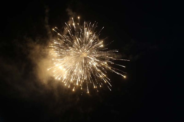 آسمان کـرج نورباران می‌شـود