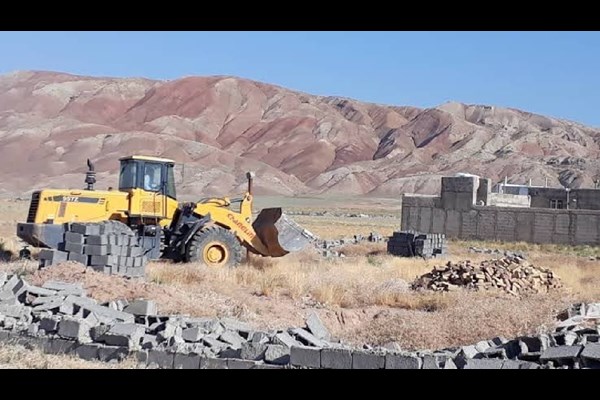 رفع تعرض ۵۹۸ هکتار از زمین‌های دولتی در نیمه نخست سال