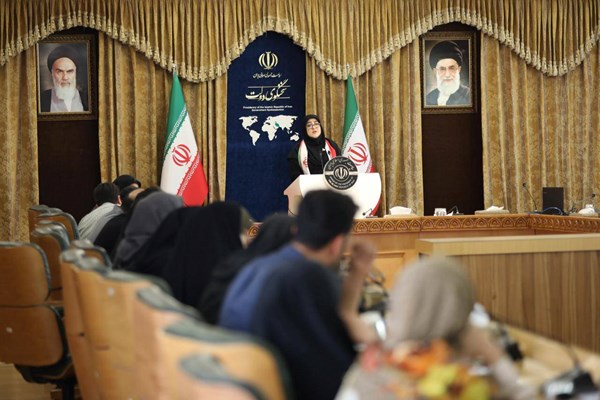 ایرانی اجازه نخواهد داد دشمن کوچکترین غباری بر عبای مقام معظم رهبری بنشاند 