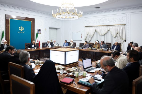  باید قدردان سادگی، صداقت و پاکی شهیدان خدمت و خانواده‌های آنان باشیم 