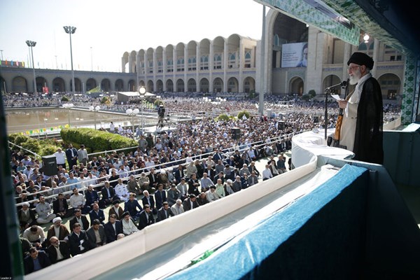 حضور رهبر معظم انقلاب در مراسم بزرگداشت سیدحسن نصرالله