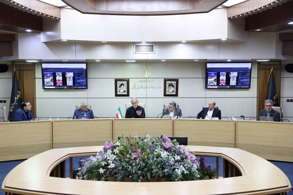  پزشکان از قالب‌های محدود خارج و نجات‌بخش محله، جامعه و منطقه خود باشند 