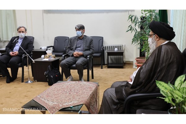 دیدار رئیس کل زندان های کشور با آیت الله حسینی همدانی