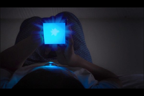 نور آبی باعث پیری زودرس پوست می‌شود