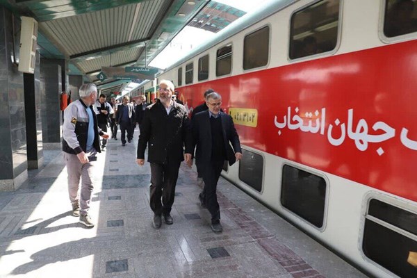 پروژه‌های قطار شهری و آزادراه شهید سلیمانی کرج در حال تکمیل است