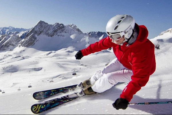 پیست بین المللی دیزین میزبان رقابت های اسکی آلپاین