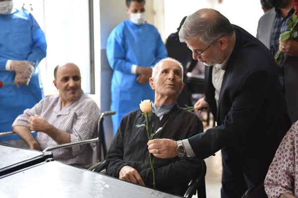 سالمندان در جامعه ایرانی از جایگاه و احترام ویژه ای برخوردار هستند