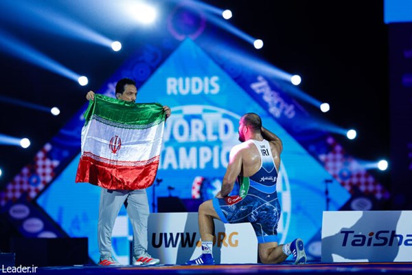 از تلاش اعجاب‌انگیز و رفتار تحسین‌آمیز شما تشکّر میکنم آفرین بر شما