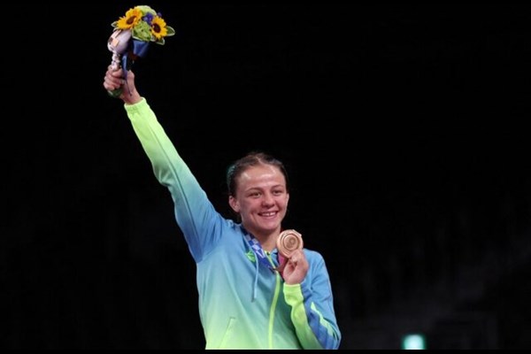 مدال‌آور المپیک آپارتمانش را به مربی خود بخشید