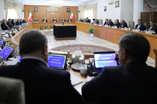 نباید نیروهای علمی از حضور در مراکز تخصصی محروم شوند 