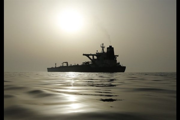 نفتکش‌های ایرانی روز یکشنبه به آب‌های ونزوئلا می‌رسند
