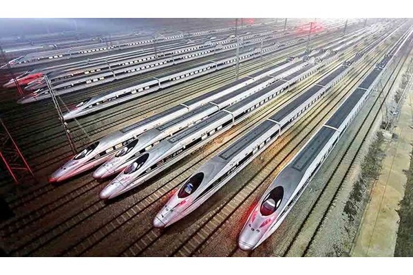 آغاز به کار جدیدترین قطار باری سریع السیر چین با سرعت ۳۵۰ کیلومتر