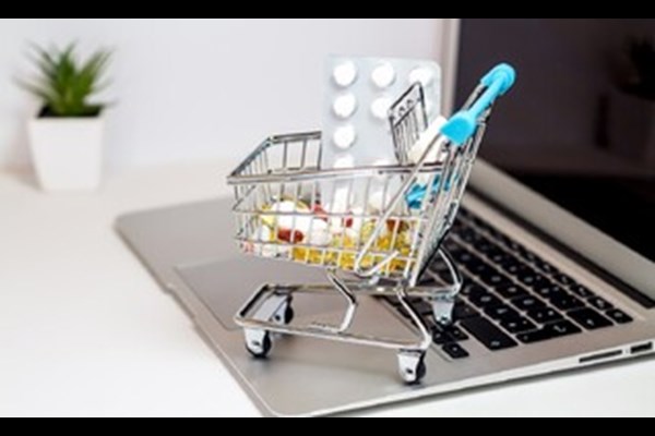 ضوابط جدید فروش اینترنتی دارو به زودی ابلاغ می‌‎شود