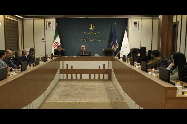 مسئله کتاب‌خوانی به کمبود کاغذ محدود نمی‌شود