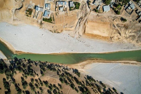 جمع‌آوری ۱۲ کیلومتر رسوب ومخروطه برجای مانده از سیل ۱۴۰۲ در رودخانه کرج