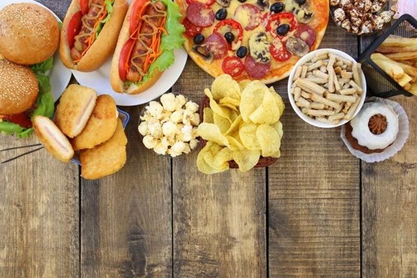 غذاهای فوق‌فراوری شده طول عمر را کاهش می‌دهند
