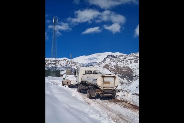 سوخت‌رسانی بی‌وقفه در استان البرز با وجود بارش برف و سرمای شدید 