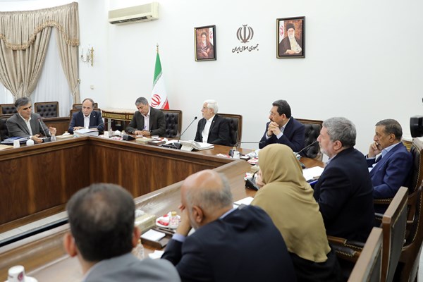 دولت با گرانفروشی و عدم عرضه کالاها برخورد جدی می‌کند 