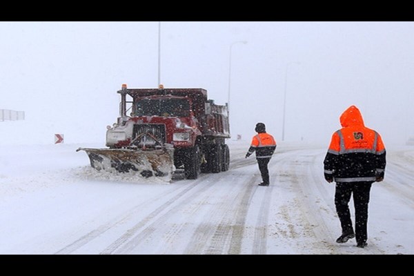 تیم‌های راهداری البرز در محورهای کوهستانی به حالت آماده‌باش درآمدند
