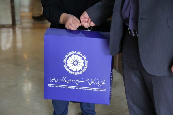 ۱۰۰ بسته ارزاق میان خانواده‌های تحت پوشش کمیته امداد(ره) توزیع شد