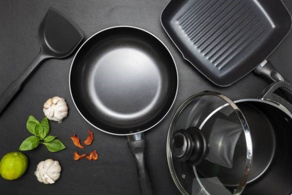 هشدار نسبت به بازسازی غیر بهداشتی ظروف نچسب