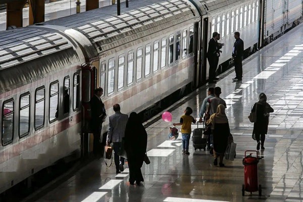 آغاز پیش‌فروش بلیت‌ قطارهای مسافری خردادماه از دوشنبه