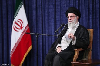  ملت با جهت‌گیری‌های گوناگون سیاسی و وزن متفاوت مذهبی پای ایران عزیز ایستاد